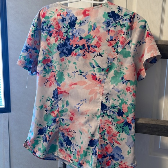 Elle Scrub Top - Picture 6 of 6